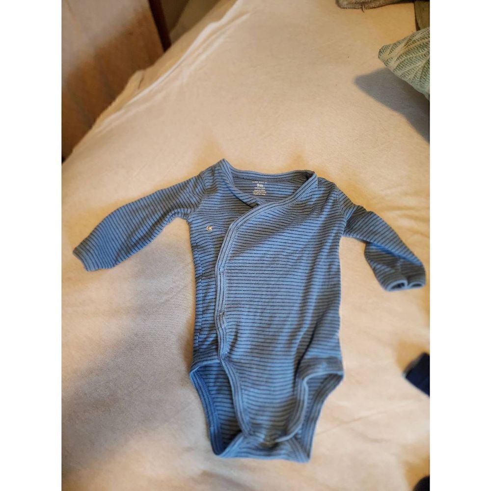 Carter's Set of Three Shirts - Picture 3 of 3